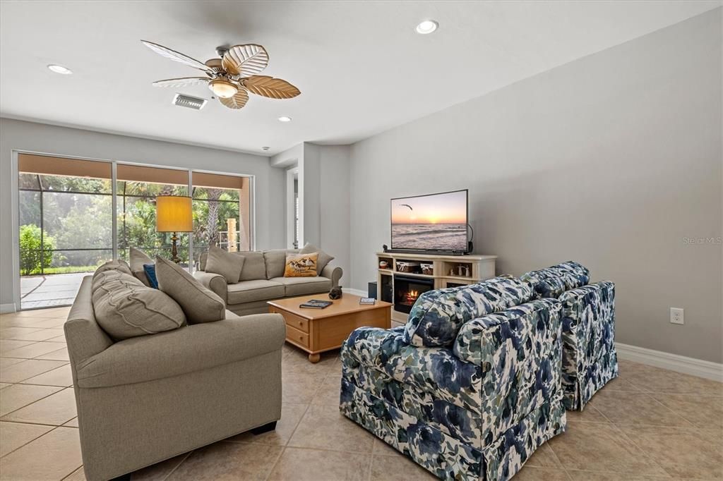 For Sale: $750,000 (3 beds, 3 baths, 2382 Square Feet)