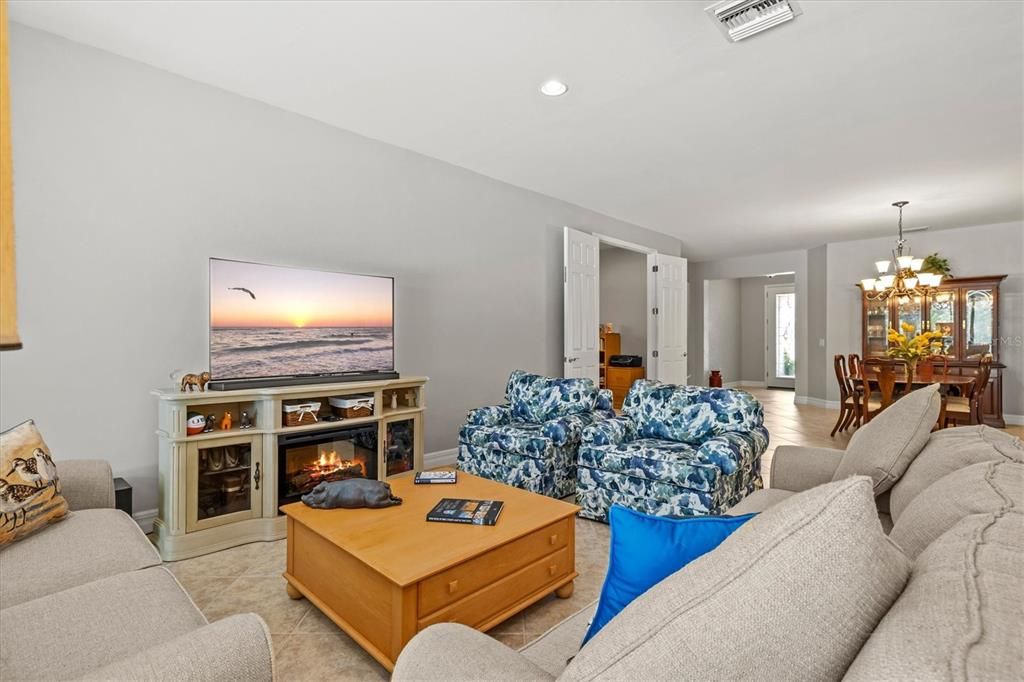 For Sale: $750,000 (3 beds, 3 baths, 2382 Square Feet)