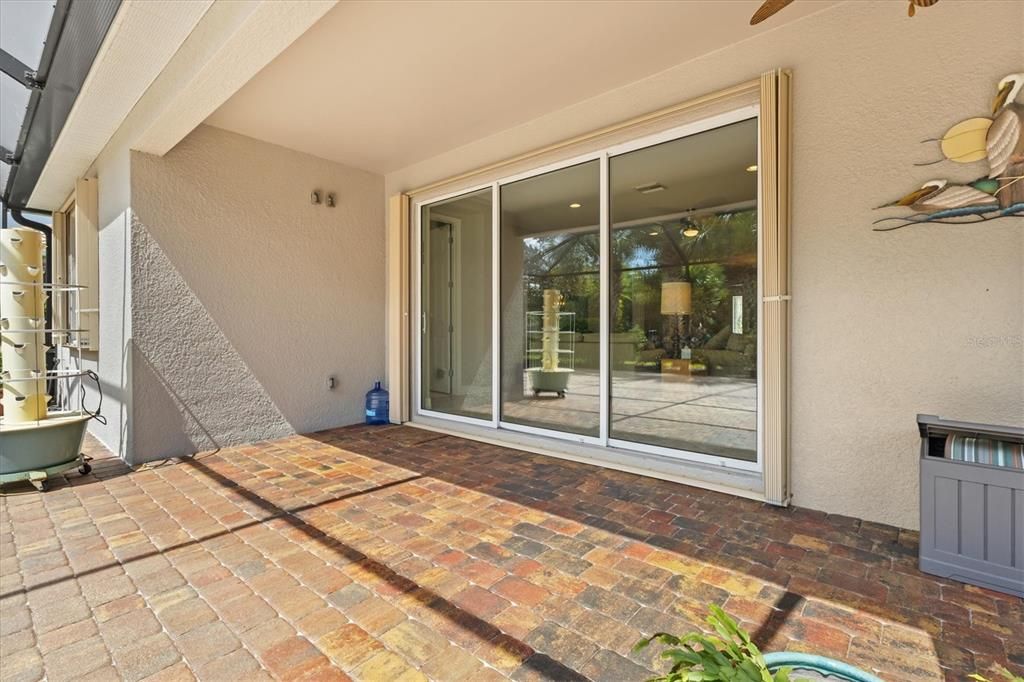 For Sale: $750,000 (3 beds, 3 baths, 2382 Square Feet)