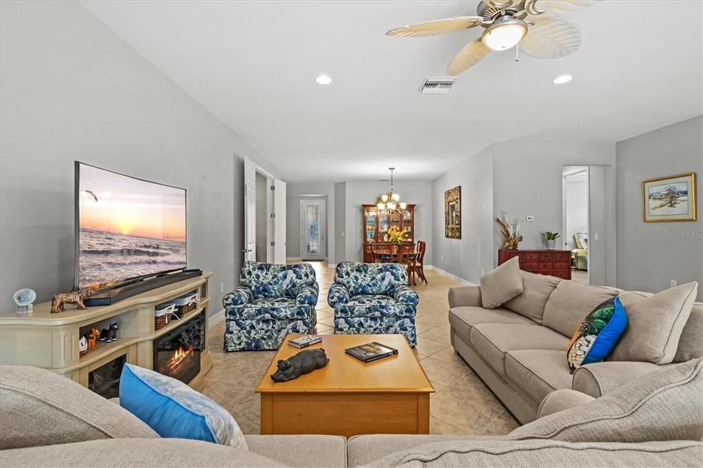 For Sale: $750,000 (3 beds, 3 baths, 2382 Square Feet)