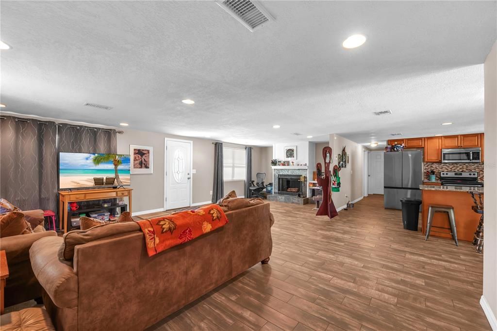 En Venta: $387,500 (3 camas, 2 baños, 1464 Pies cuadrados)