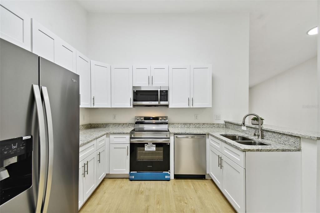 For Rent: $1,700 (3 beds, 2 baths, 1222 Square Feet)