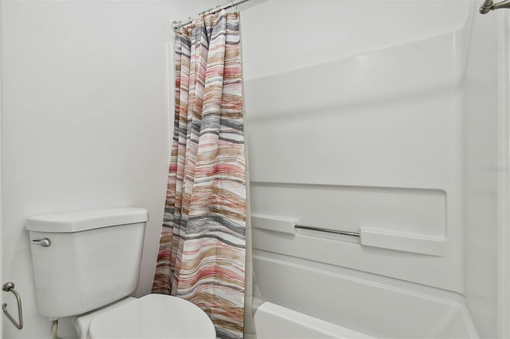 For Rent: $1,700 (3 beds, 2 baths, 1222 Square Feet)