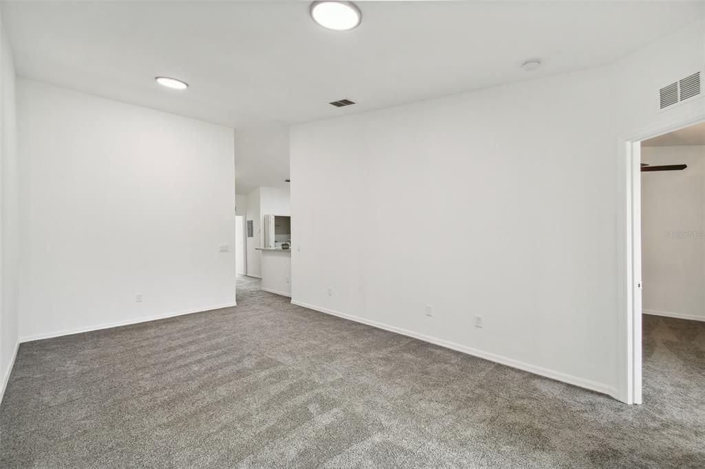 For Rent: $1,700 (3 beds, 2 baths, 1222 Square Feet)