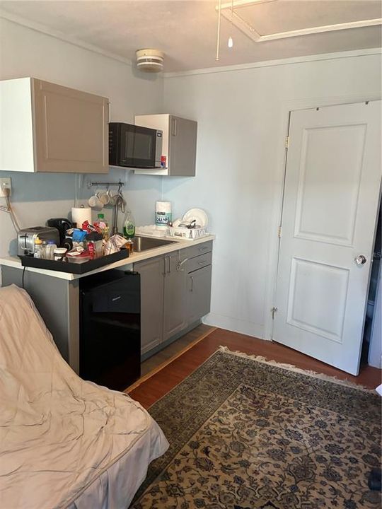 For Rent: $1,000 (0 beds, 1 baths, 200 Square Feet)