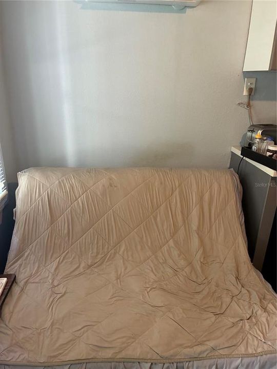 For Rent: $1,000 (0 beds, 1 baths, 200 Square Feet)