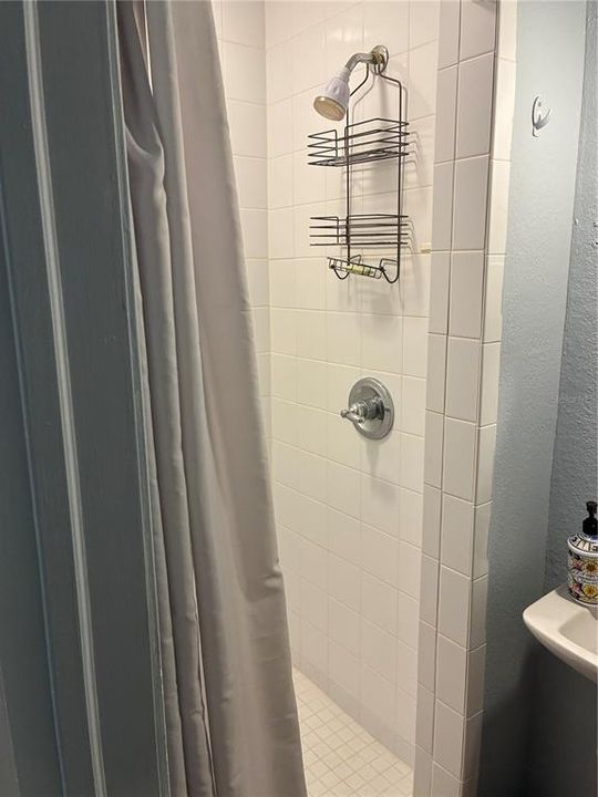 For Rent: $1,000 (0 beds, 1 baths, 200 Square Feet)