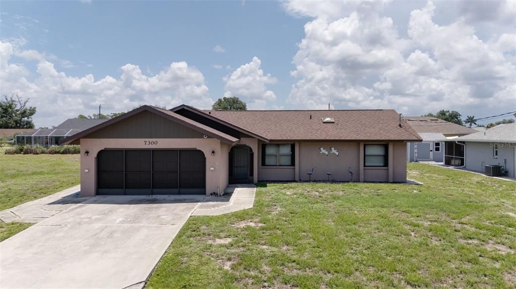 For Sale: $330,000 (2 beds, 2 baths, 1648 Square Feet)