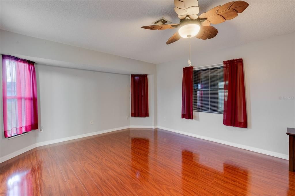 For Sale: $330,000 (2 beds, 2 baths, 1648 Square Feet)