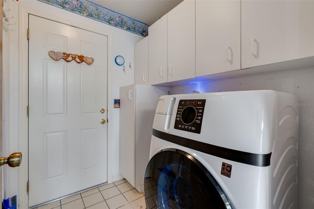 For Sale: $330,000 (2 beds, 2 baths, 1648 Square Feet)