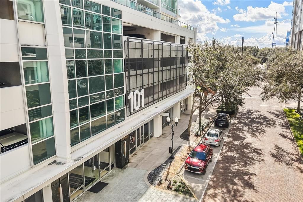 For Rent: $2,875 (2 beds, 2 baths, 1198 Square Feet)