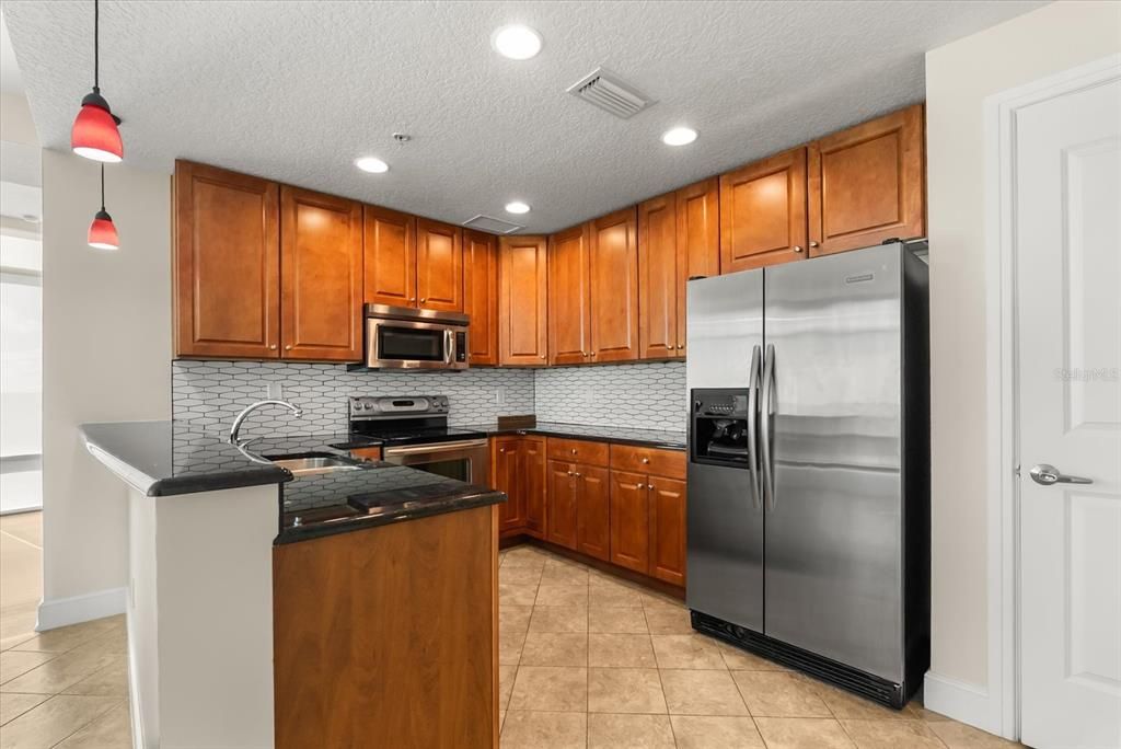 For Rent: $2,875 (2 beds, 2 baths, 1198 Square Feet)