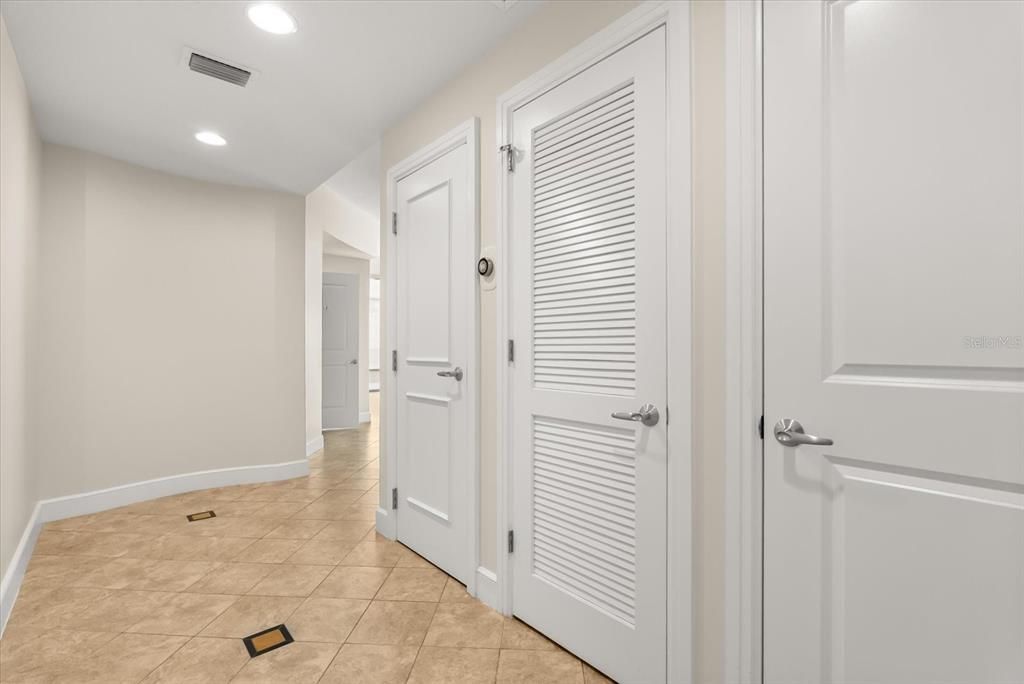 For Rent: $2,875 (2 beds, 2 baths, 1198 Square Feet)
