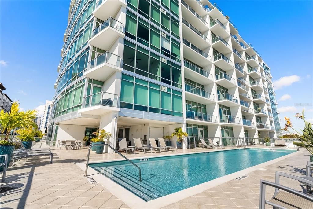 For Rent: $2,875 (2 beds, 2 baths, 1198 Square Feet)