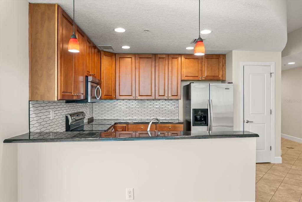 For Rent: $2,875 (2 beds, 2 baths, 1198 Square Feet)