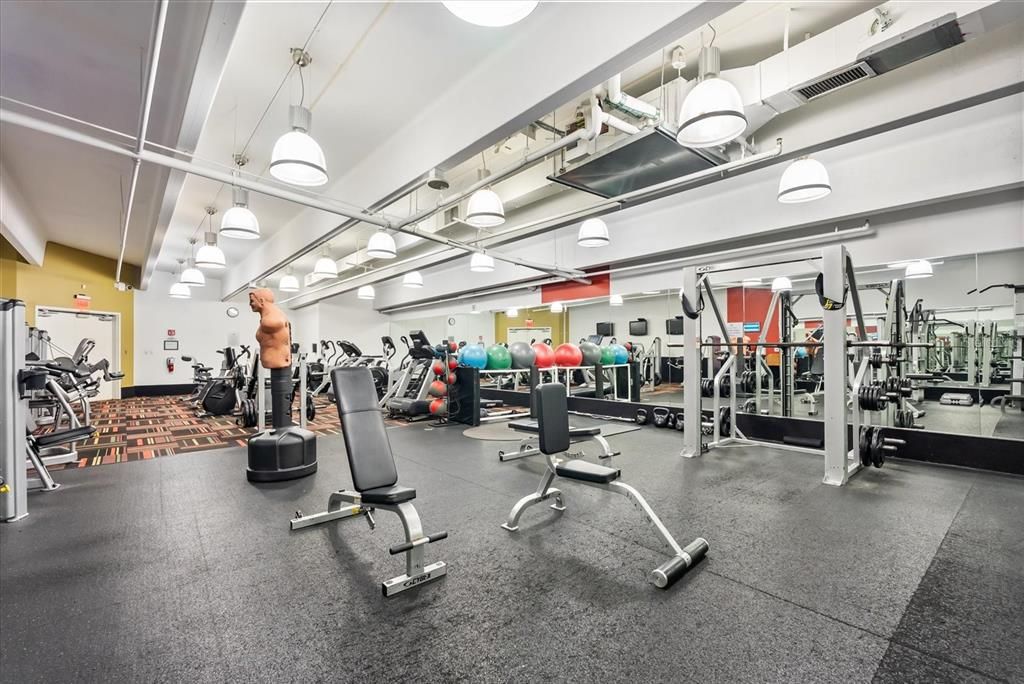 For Rent: $2,875 (2 beds, 2 baths, 1198 Square Feet)