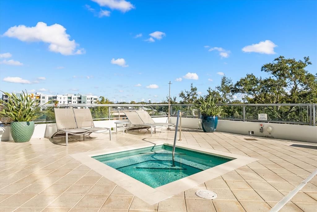 For Rent: $2,875 (2 beds, 2 baths, 1198 Square Feet)