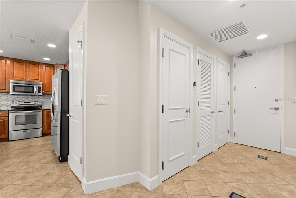 For Rent: $2,875 (2 beds, 2 baths, 1198 Square Feet)