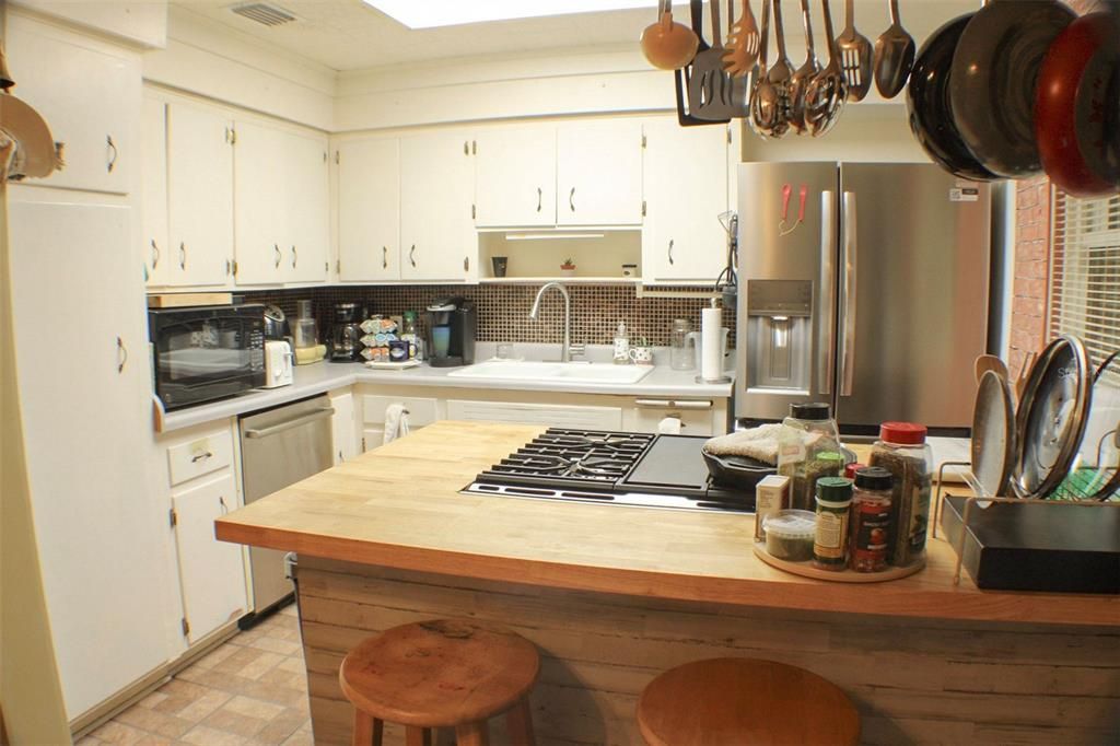 En Venta: $225,000 (2 camas, 1 baños, 1137 Pies cuadrados)