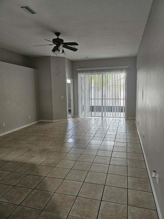 En Venta: $357,900 (4 camas, 2 baños, 2040 Pies cuadrados)