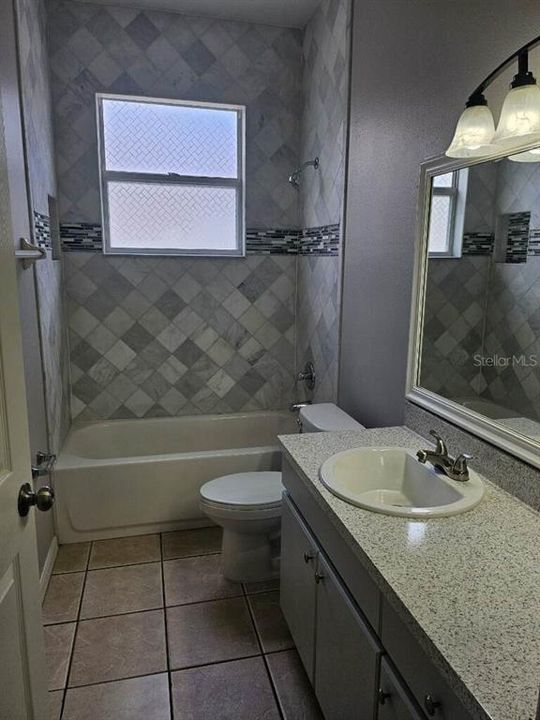 En Venta: $357,900 (4 camas, 2 baños, 2040 Pies cuadrados)