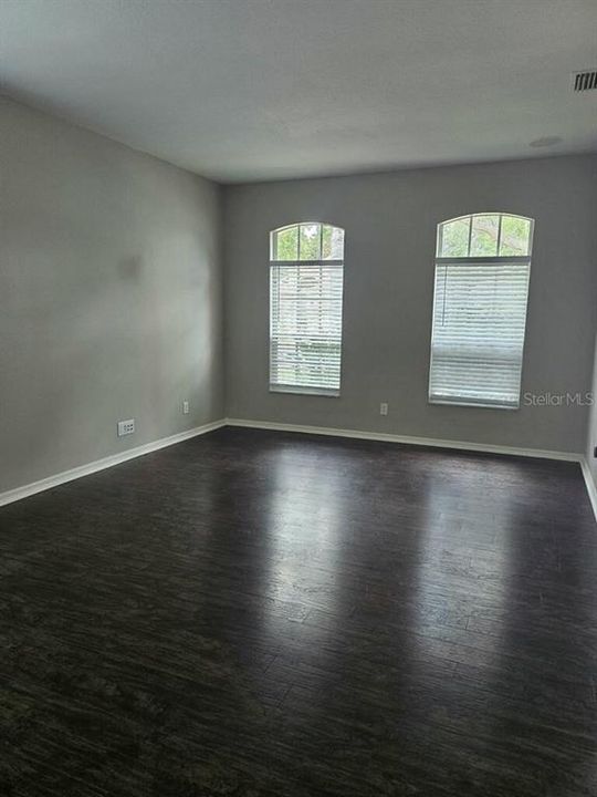 En Venta: $357,900 (4 camas, 2 baños, 2040 Pies cuadrados)