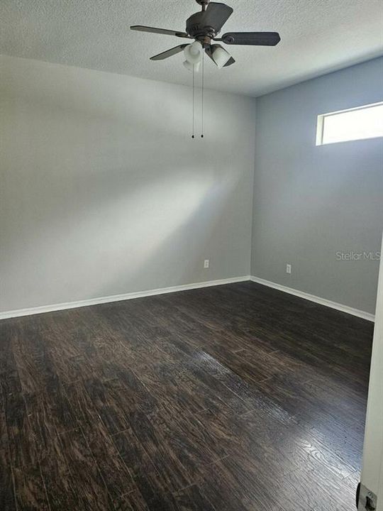 En Venta: $357,900 (4 camas, 2 baños, 2040 Pies cuadrados)