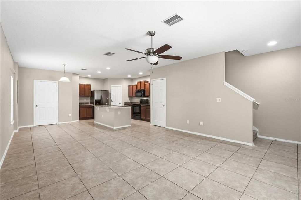 For Sale: $220,000 (2 beds, 2 baths, 1280 Square Feet)