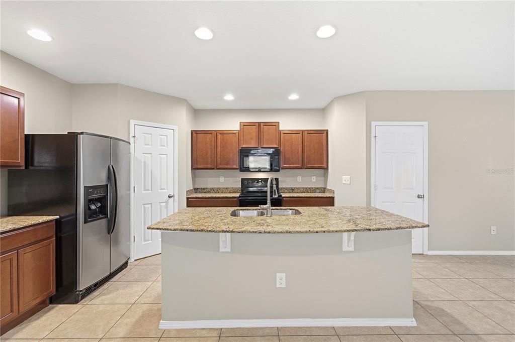 For Sale: $220,000 (2 beds, 2 baths, 1280 Square Feet)
