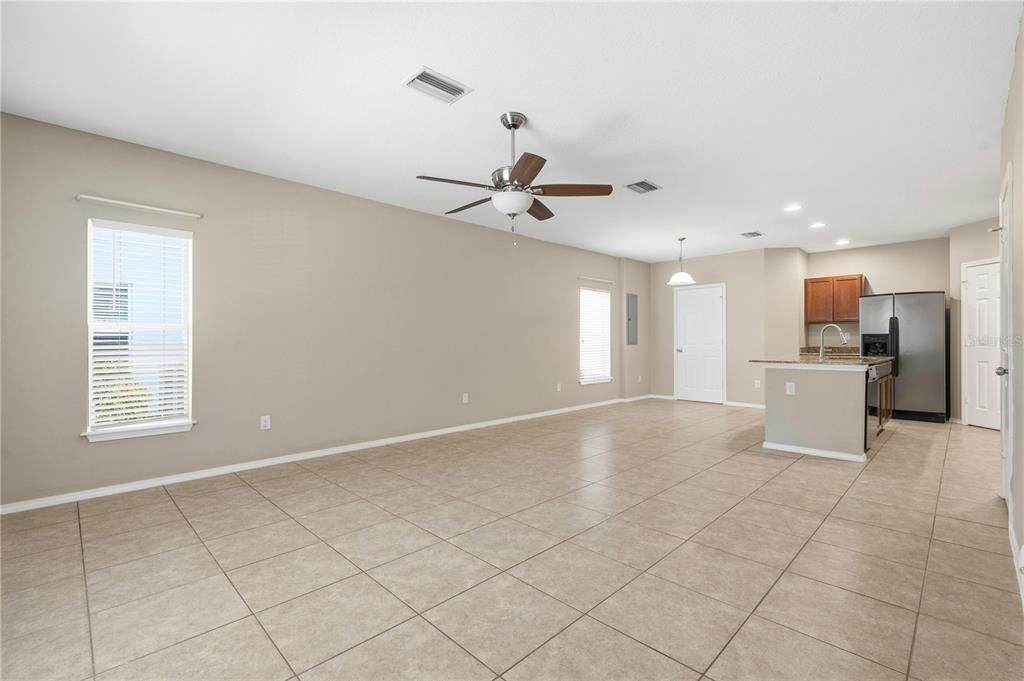 For Sale: $220,000 (2 beds, 2 baths, 1280 Square Feet)