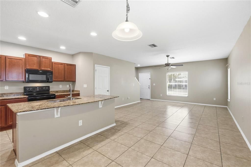 For Sale: $220,000 (2 beds, 2 baths, 1280 Square Feet)