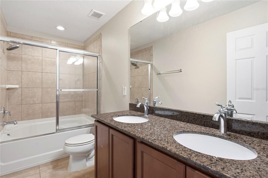 For Sale: $220,000 (2 beds, 2 baths, 1280 Square Feet)