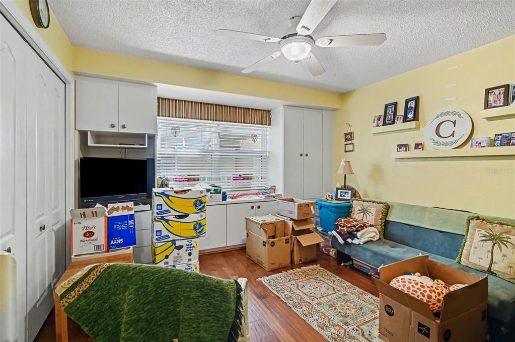 En Venta: $299,000 (2 camas, 2 baños, 1400 Pies cuadrados)