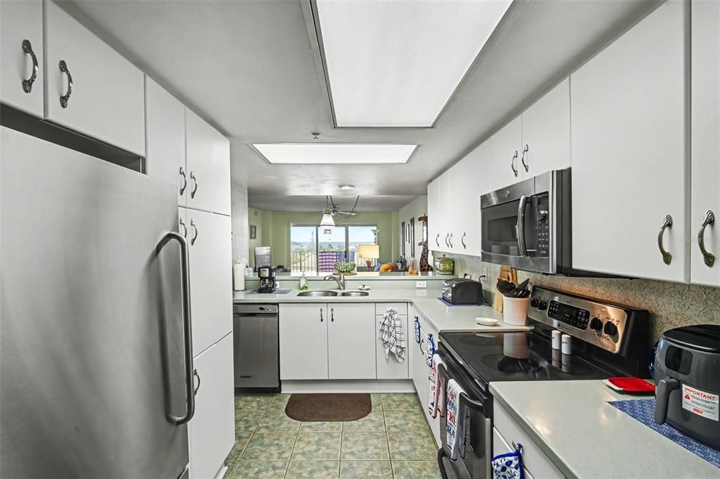 En Venta: $299,000 (2 camas, 2 baños, 1400 Pies cuadrados)