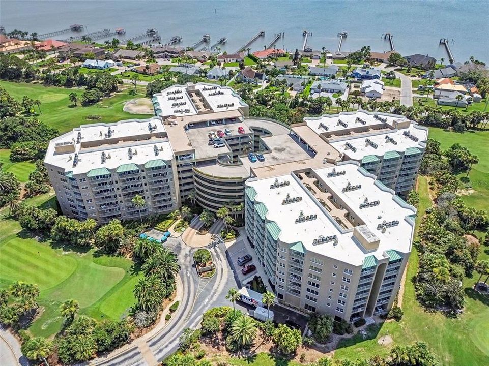 En Venta: $299,000 (2 camas, 2 baños, 1400 Pies cuadrados)