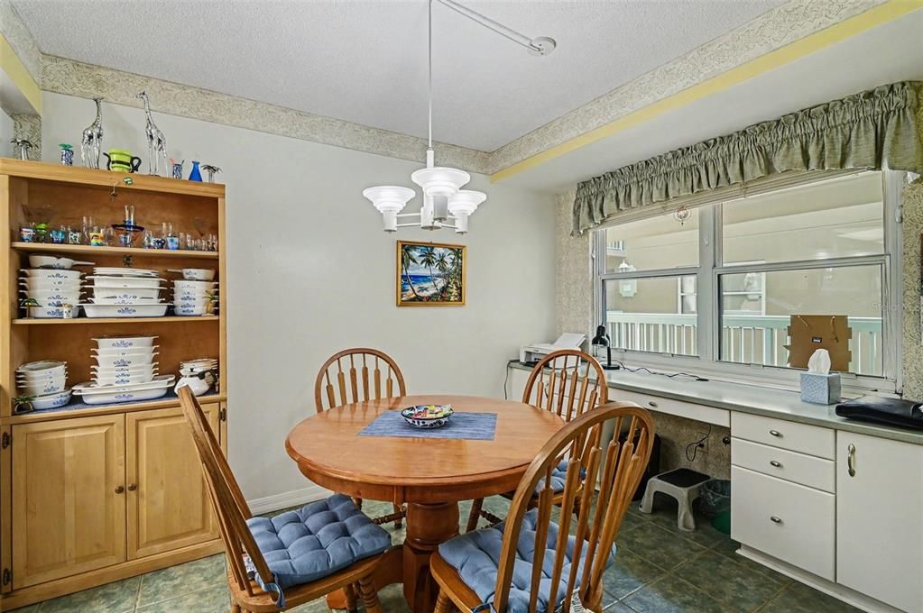 En Venta: $299,000 (2 camas, 2 baños, 1400 Pies cuadrados)