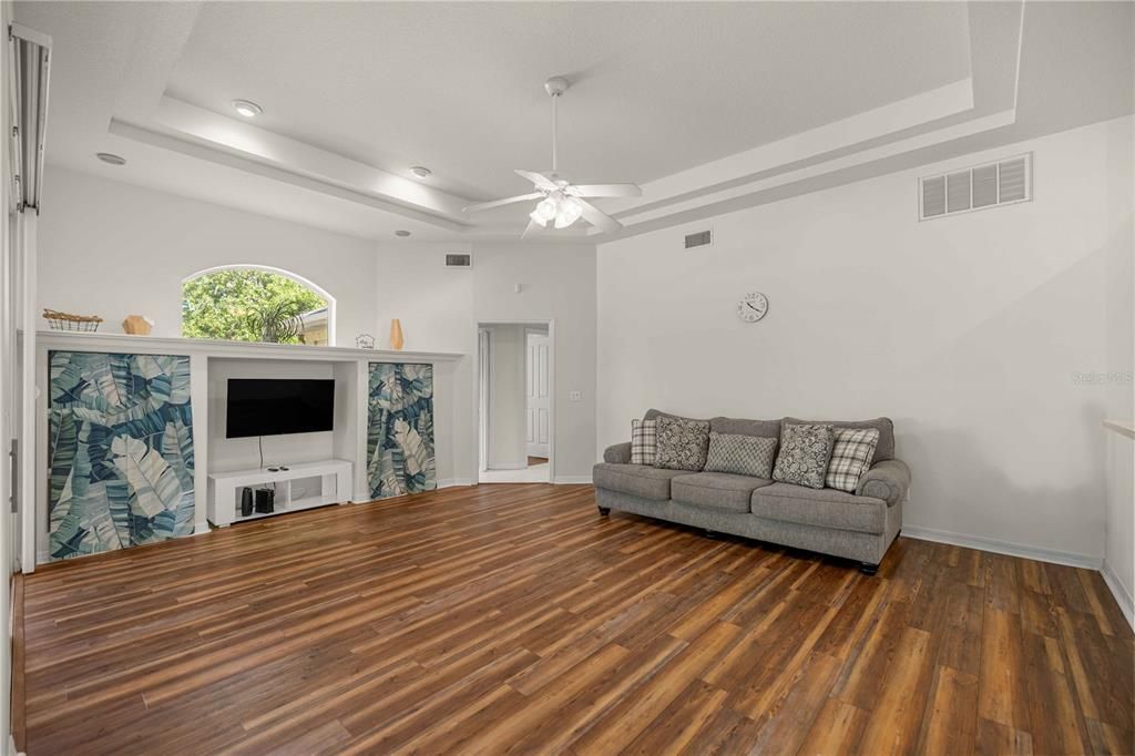 For Sale: $504,999 (4 beds, 2 baths, 2504 Square Feet)