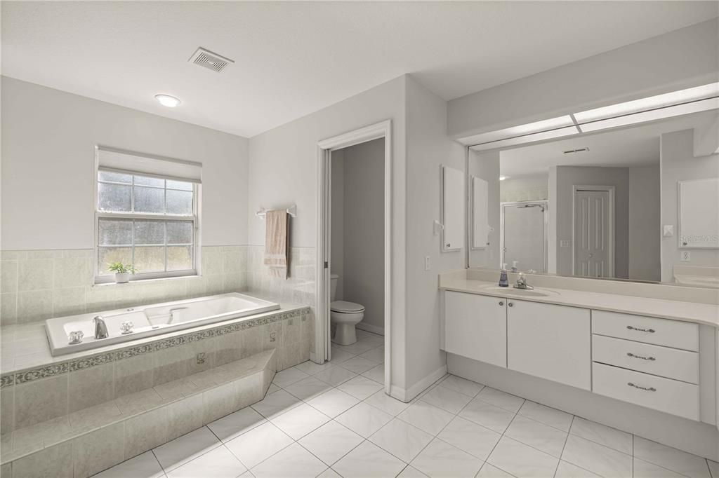 For Sale: $504,999 (4 beds, 2 baths, 2504 Square Feet)