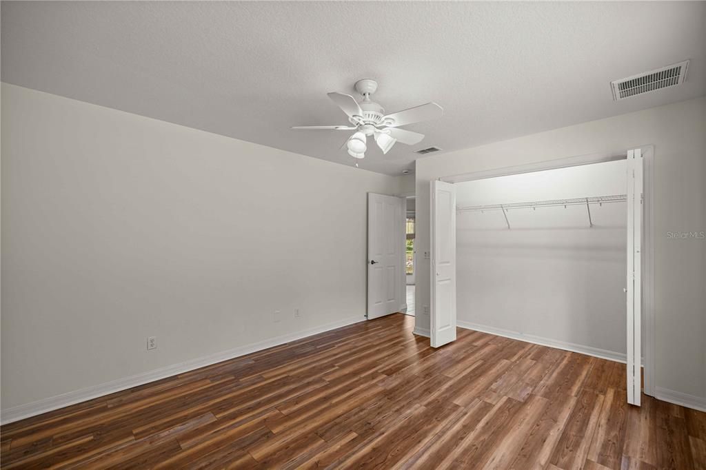 For Sale: $504,999 (4 beds, 2 baths, 2504 Square Feet)