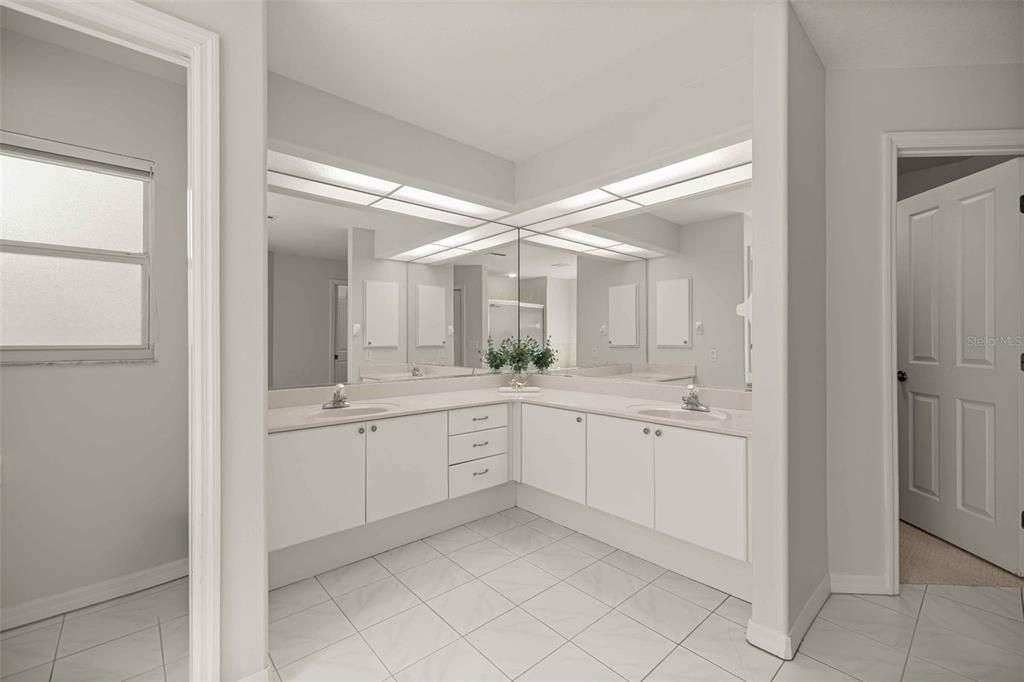 For Sale: $504,999 (4 beds, 2 baths, 2504 Square Feet)