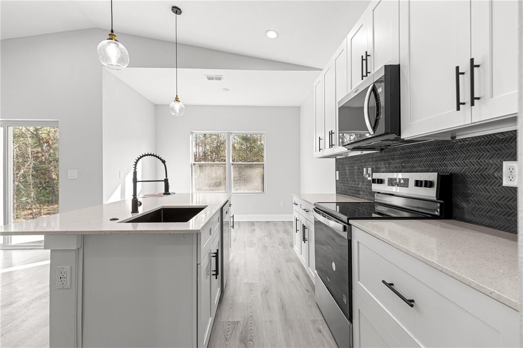 For Rent: $2,150 (3 beds, 2 baths, 1648 Square Feet)