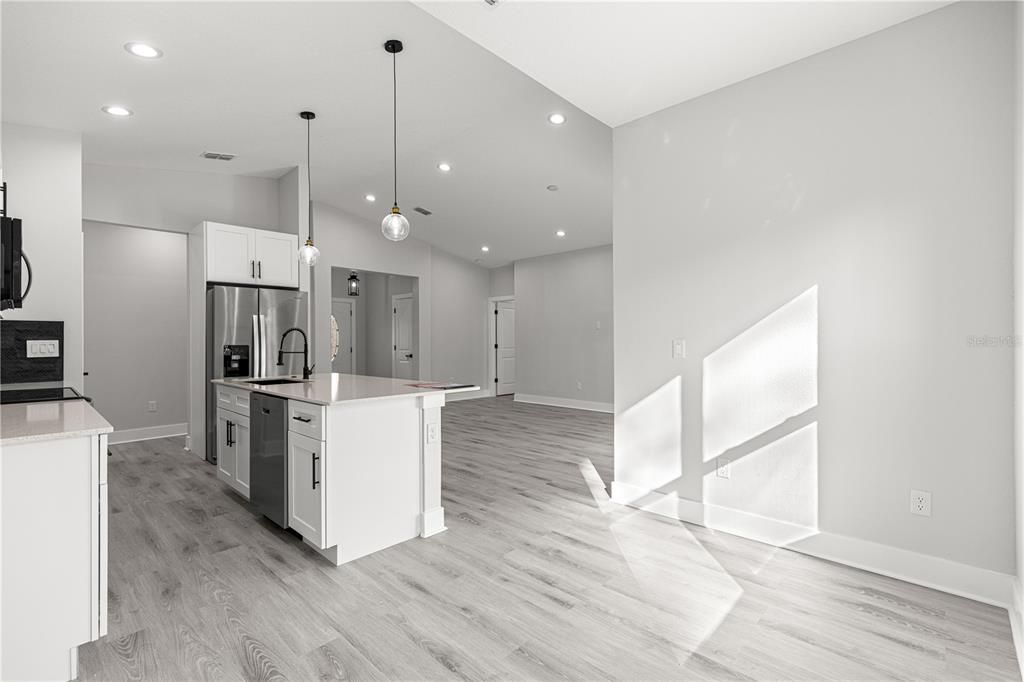 For Rent: $2,150 (3 beds, 2 baths, 1648 Square Feet)