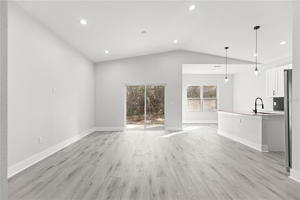 For Rent: $2,150 (3 beds, 2 baths, 1648 Square Feet)