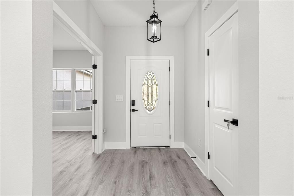 For Rent: $2,150 (3 beds, 2 baths, 1648 Square Feet)