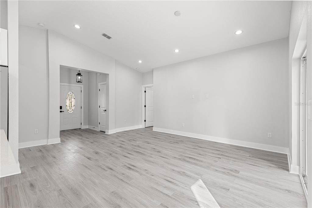 For Rent: $2,150 (3 beds, 2 baths, 1648 Square Feet)
