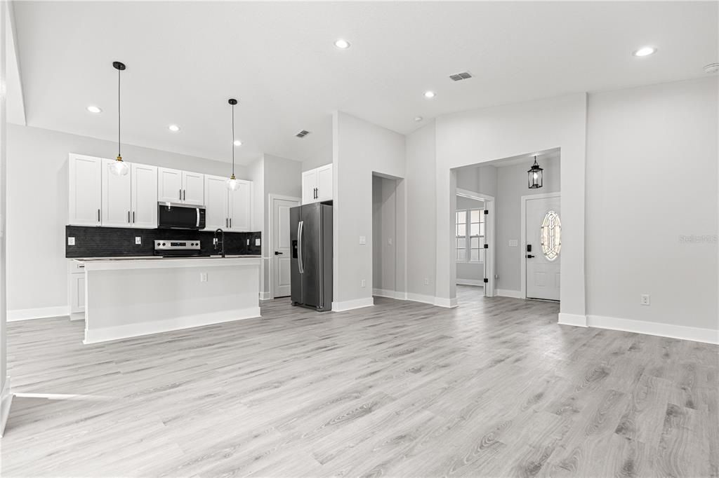 For Rent: $2,150 (3 beds, 2 baths, 1648 Square Feet)