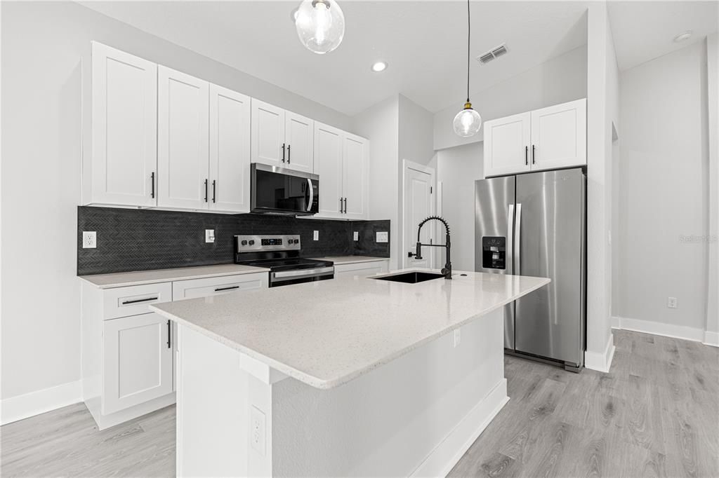 For Rent: $2,150 (3 beds, 2 baths, 1648 Square Feet)