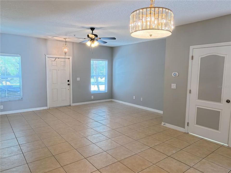 For Sale: $316,000 (2 beds, 2 baths, 1236 Square Feet)