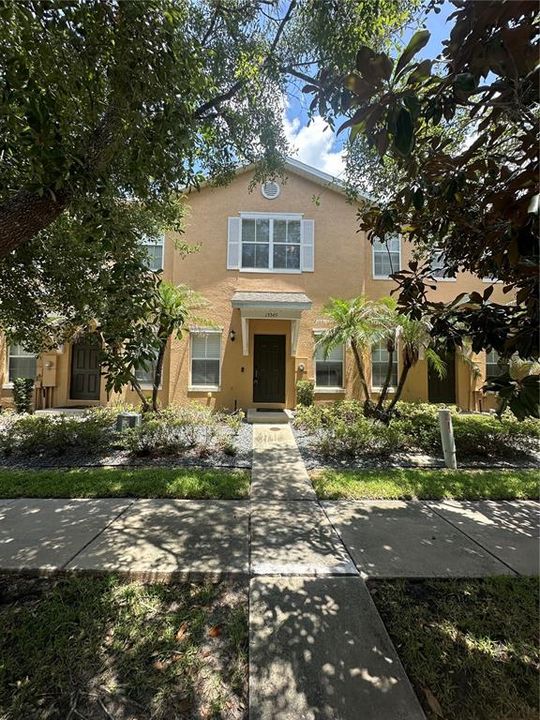 For Sale: $316,000 (2 beds, 2 baths, 1236 Square Feet)