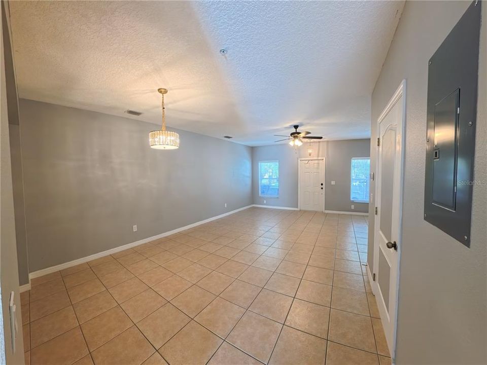 For Sale: $316,000 (2 beds, 2 baths, 1236 Square Feet)